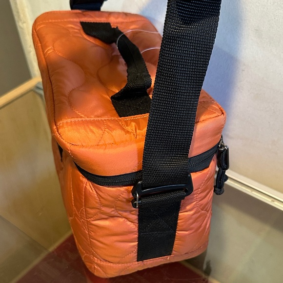 Vans cooler Quilted Orange Bag with Black Accents - Picture 6 of 6